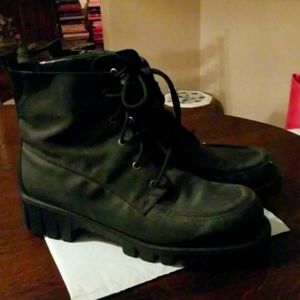 ANKLE BOOTS
